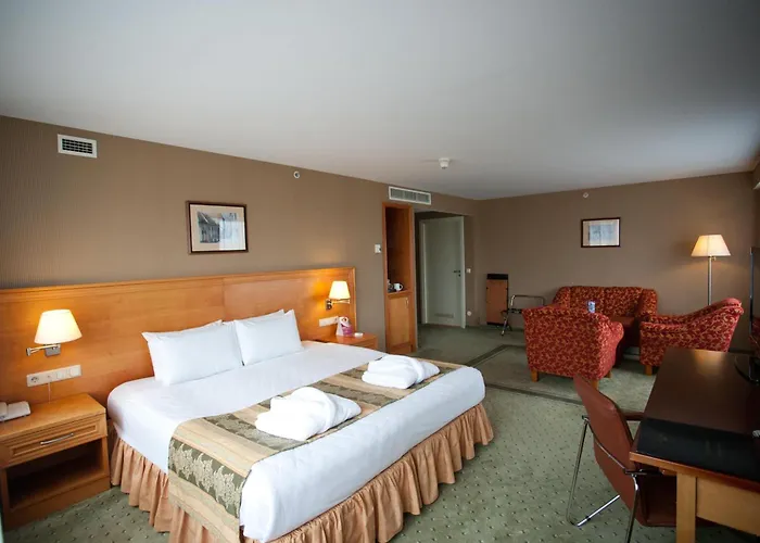 Vilnius Park Plaza Hotel & Spa, Restaurant, Panorama Bar, Conference & Banquet Center