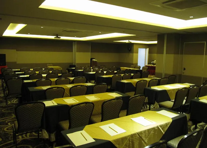 Castle Peak Hotel Cebu Stadt